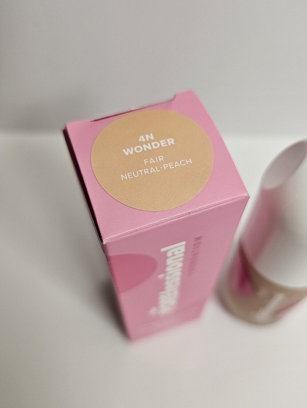 Benefit The POREfessional Blurring & Smoothing Foundation shade 4N wonder NEW - Picture 2 of 7